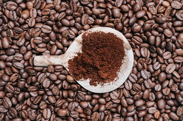 Formalet kaffe til espresso i kaffekværn til erhverv