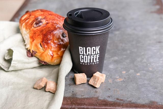 Black coffee roasters to go kop kaffe med tilbehør